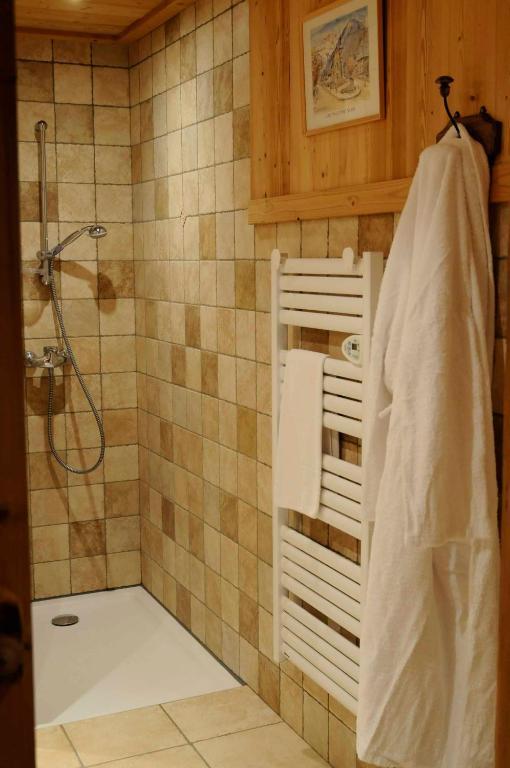 La Ferme D Emilienne Panzió Sallanches Szoba fotó